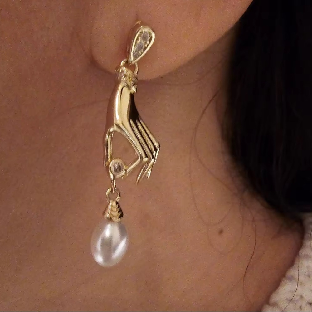 Elegant Gold and Pearl Drop Earrings - Picture 3 of 7